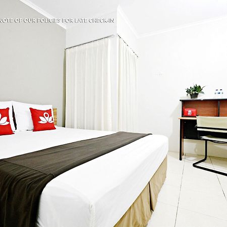 Zen Rooms Mampang Prapatan Jakarta Extérieur photo