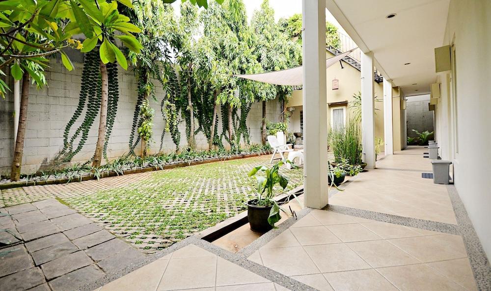 Zen Rooms Mampang Prapatan Jakarta Extérieur photo