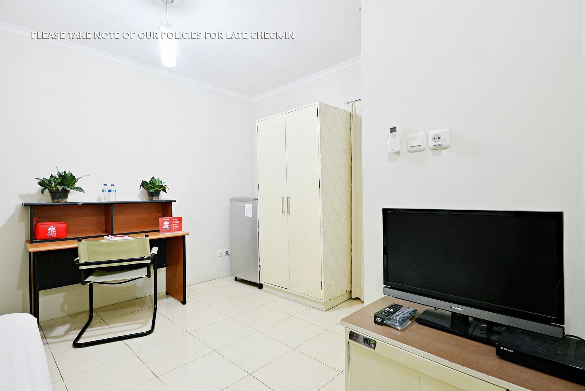 Zen Rooms Mampang Prapatan Jakarta Extérieur photo