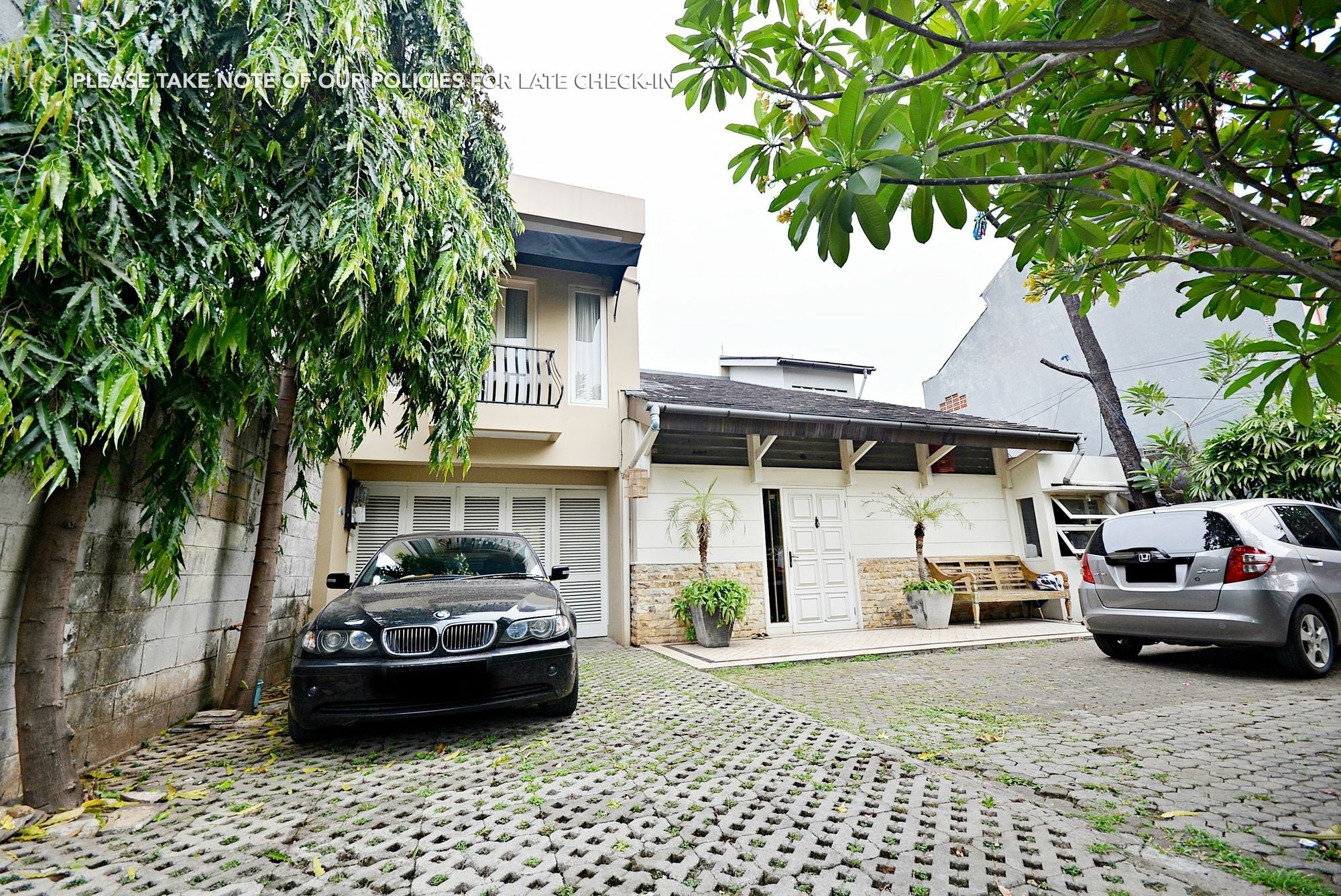 Zen Rooms Mampang Prapatan Jakarta Extérieur photo